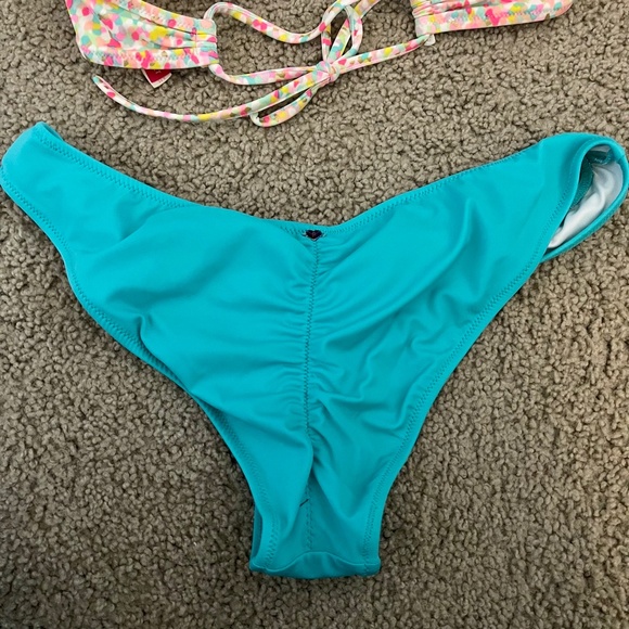 Victorias Secret Halter Bikini - Picture 3 of 4